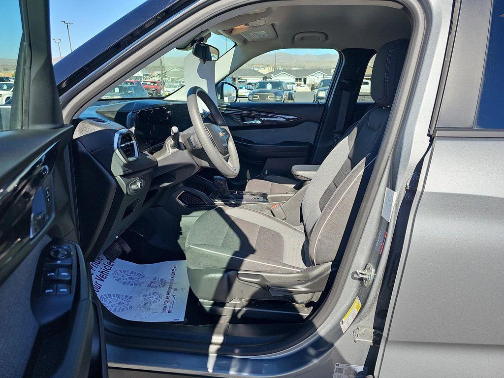 used 2025 Chevrolet TrailBlazer car, priced at $23,498