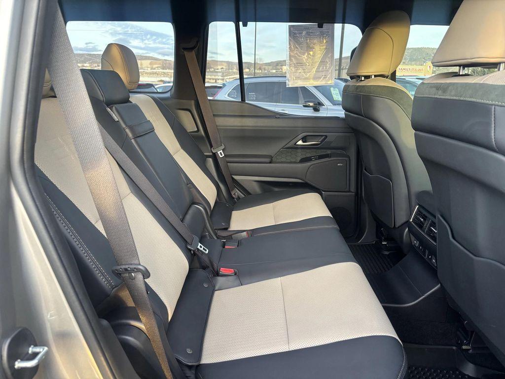 used 2025 Lexus GX 550 car, priced at $89,396