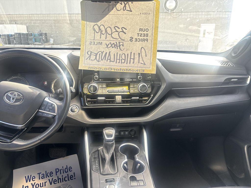 used 2021 Toyota Highlander car, priced at $34,398