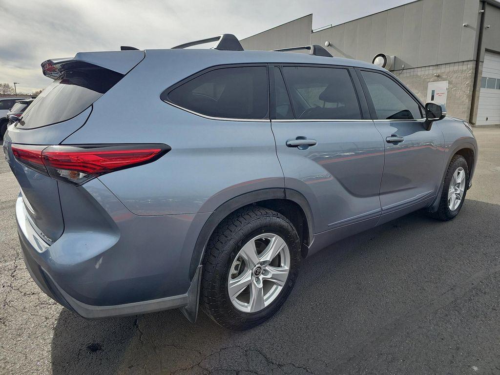 used 2022 Toyota Highlander car, priced at $33,499
