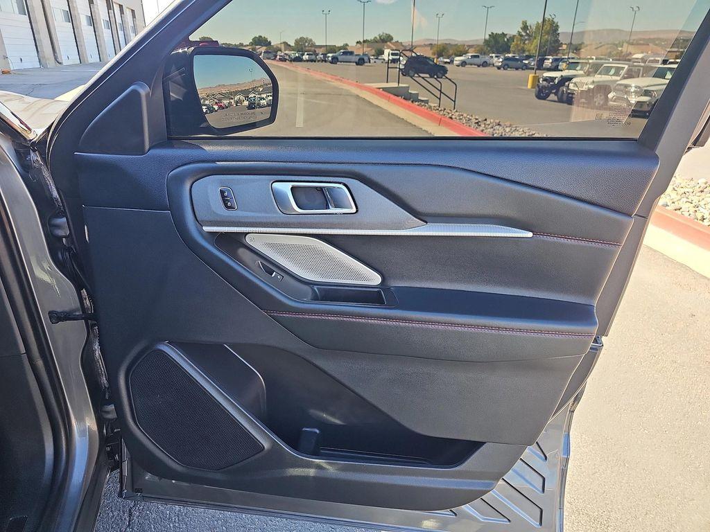 used 2025 Ford Explorer car, priced at $49,994