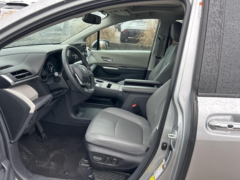 used 2024 Toyota Sienna car, priced at $37,587