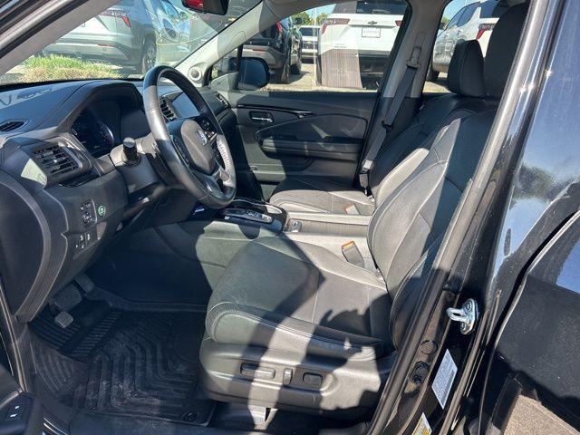 used 2022 Honda Pilot car, priced at $37,286