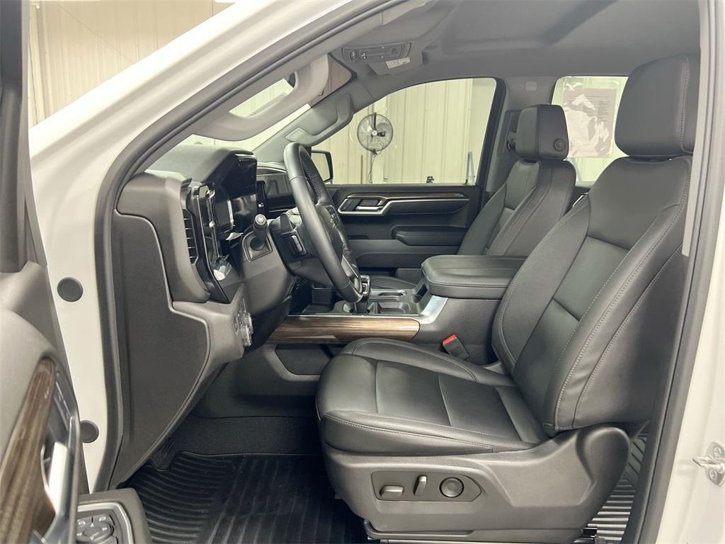 used 2025 Chevrolet Silverado 1500 car, priced at $45,987