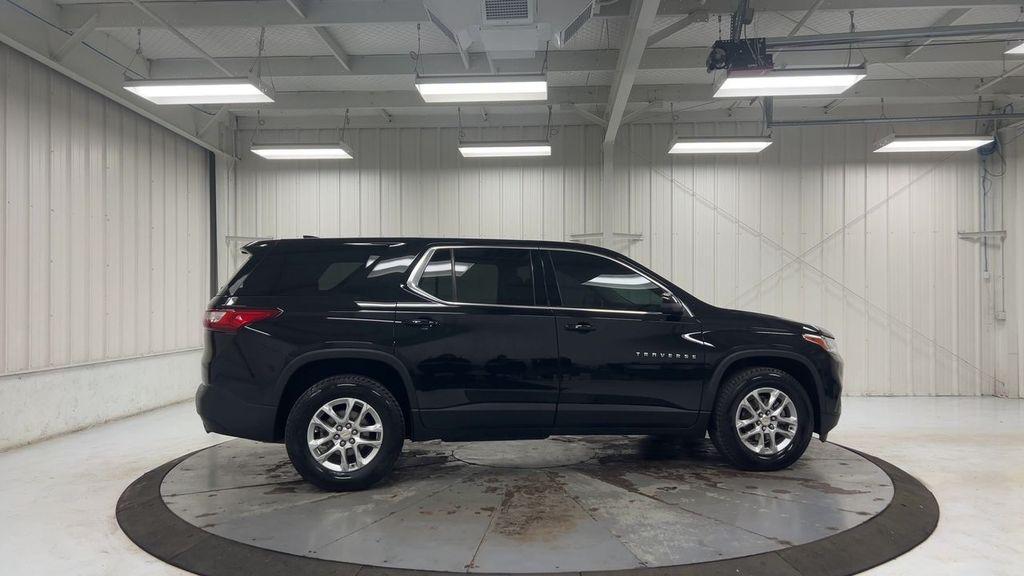 used 2021 Chevrolet Traverse car, priced at $15,686