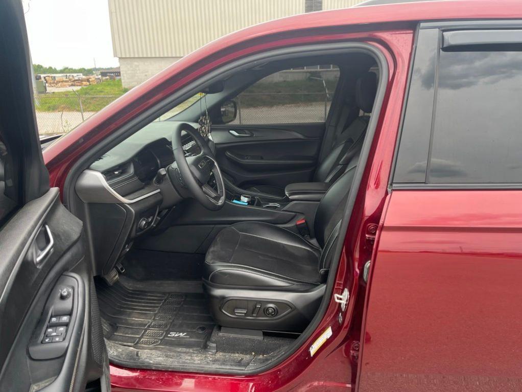 used 2024 Jeep Grand Cherokee L car, priced at $34,086