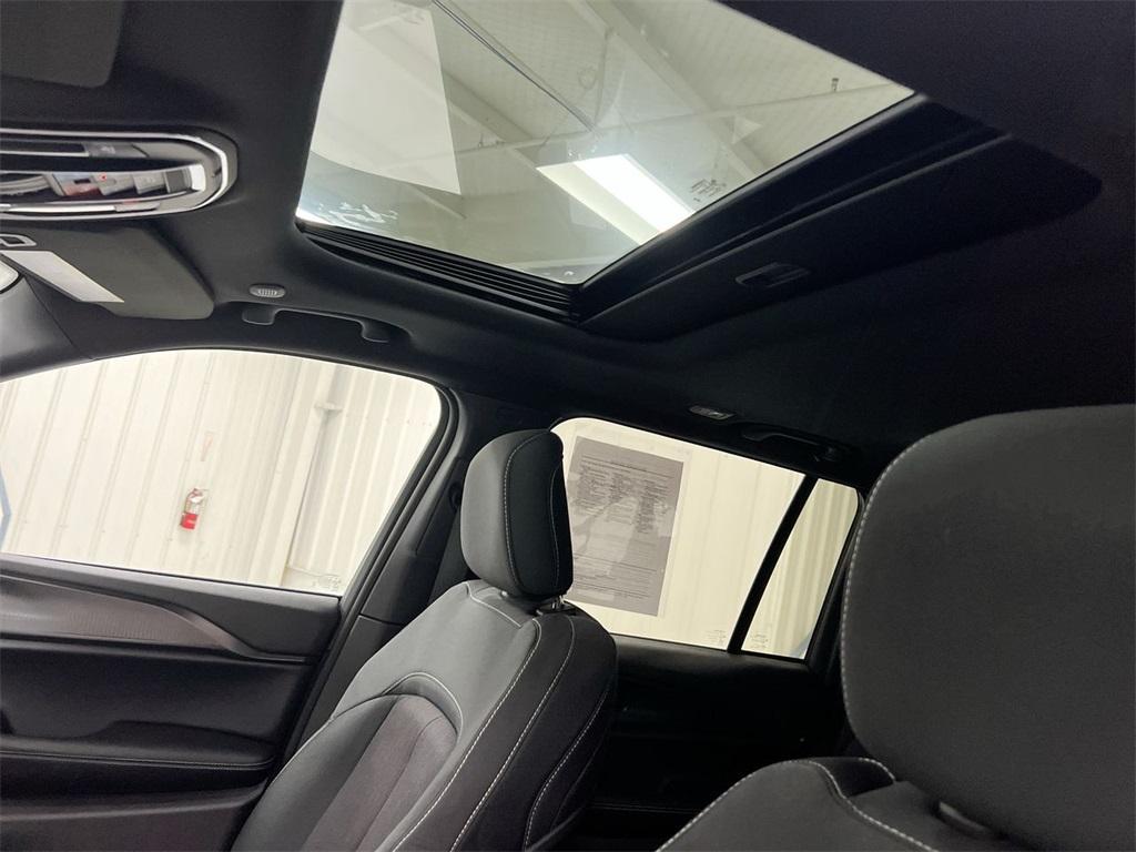 used 2025 Jeep Grand Cherokee car, priced at $35,587