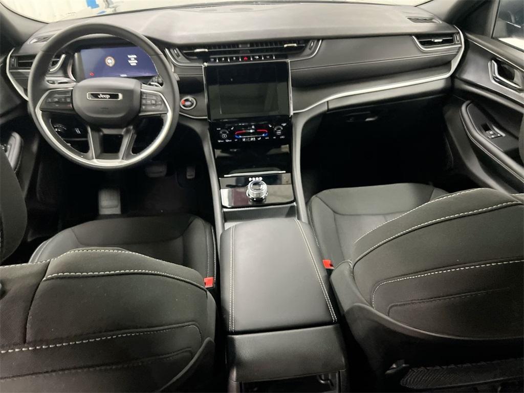 used 2025 Jeep Grand Cherokee car, priced at $35,587