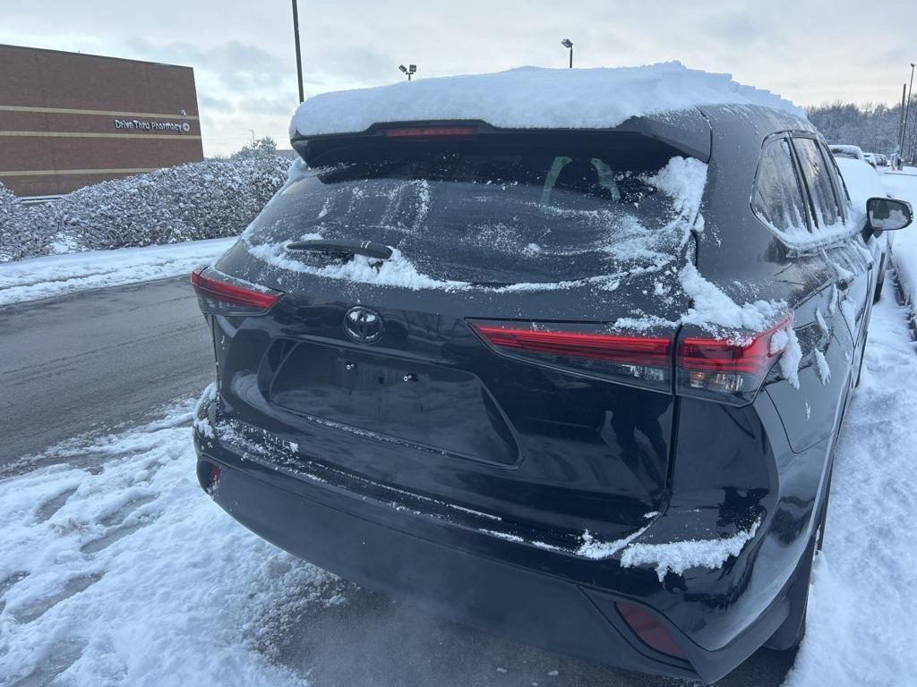 used 2023 Toyota Highlander car
