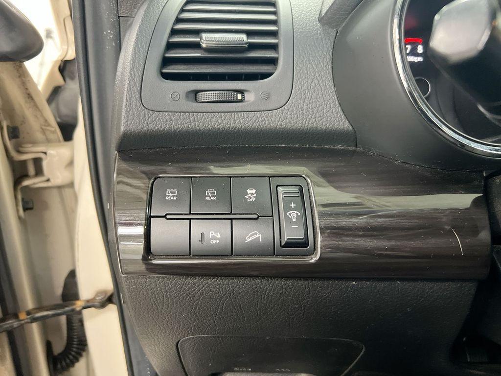 used 2011 Kia Sorento car, priced at $3,500