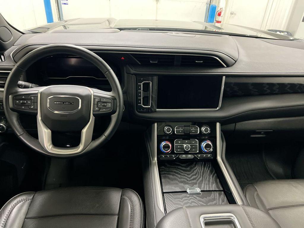 used 2023 GMC Yukon XL car, priced at $54,086