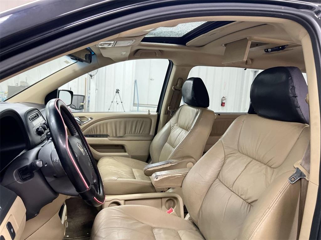 used 2009 Honda Odyssey car, priced at $2,300