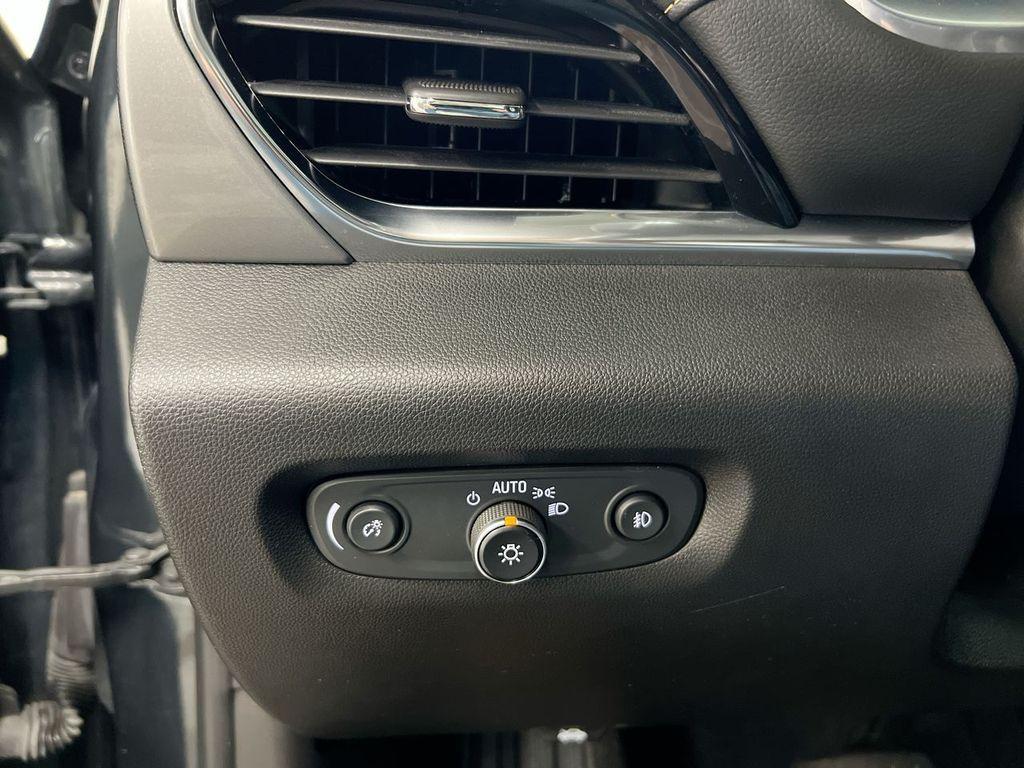 used 2021 Chevrolet Traverse car, priced at $20,086