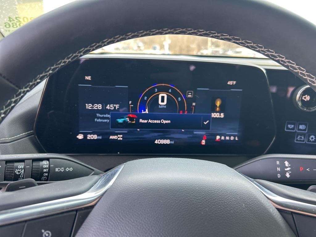 used 2024 Chevrolet Traverse car, priced at $33,987