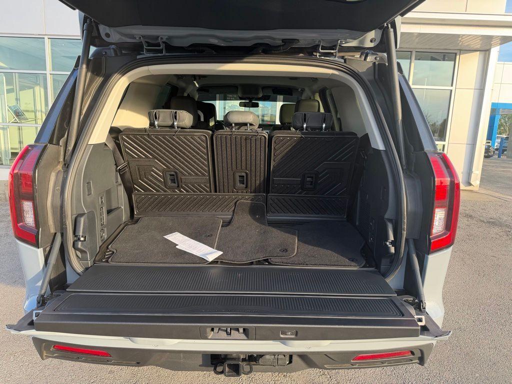used 2026 Ford Expedition car, priced at $66,686