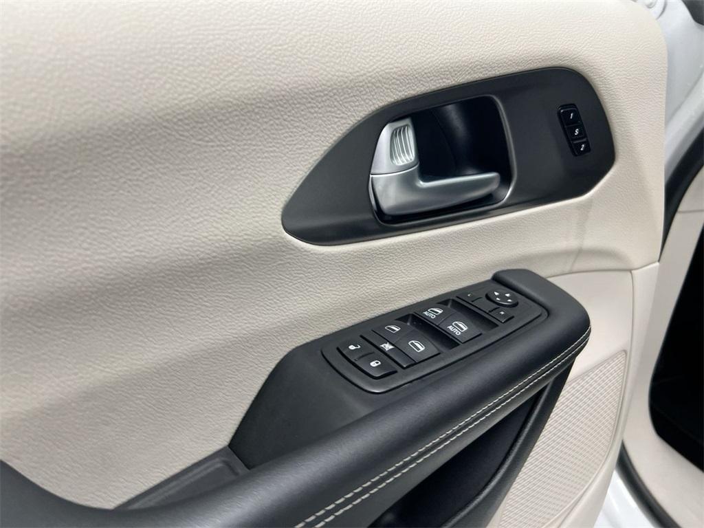 used 2024 Chrysler Pacifica car, priced at $25,987