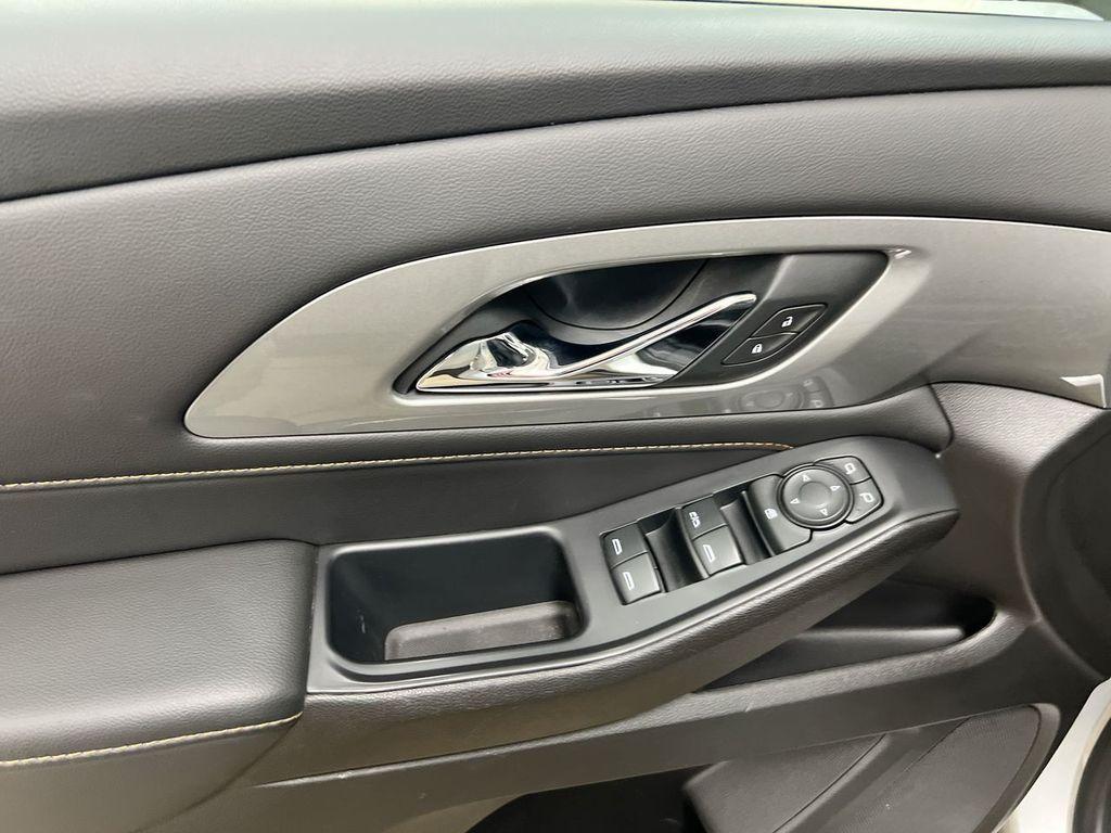 used 2021 Chevrolet Traverse car, priced at $25,987