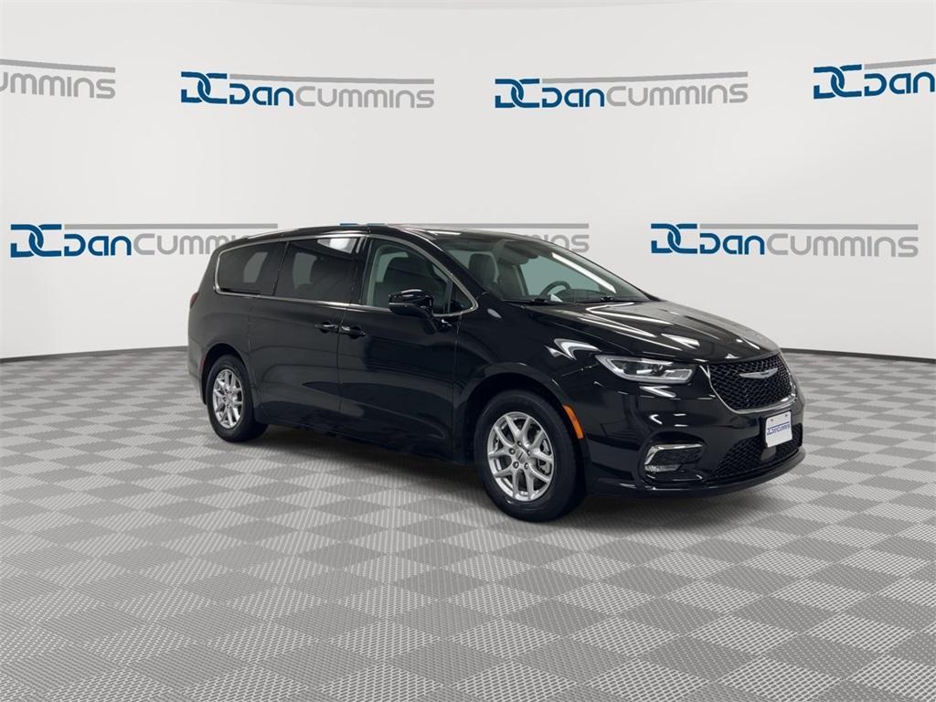 used 2024 Chrysler Pacifica car, priced at $27,587