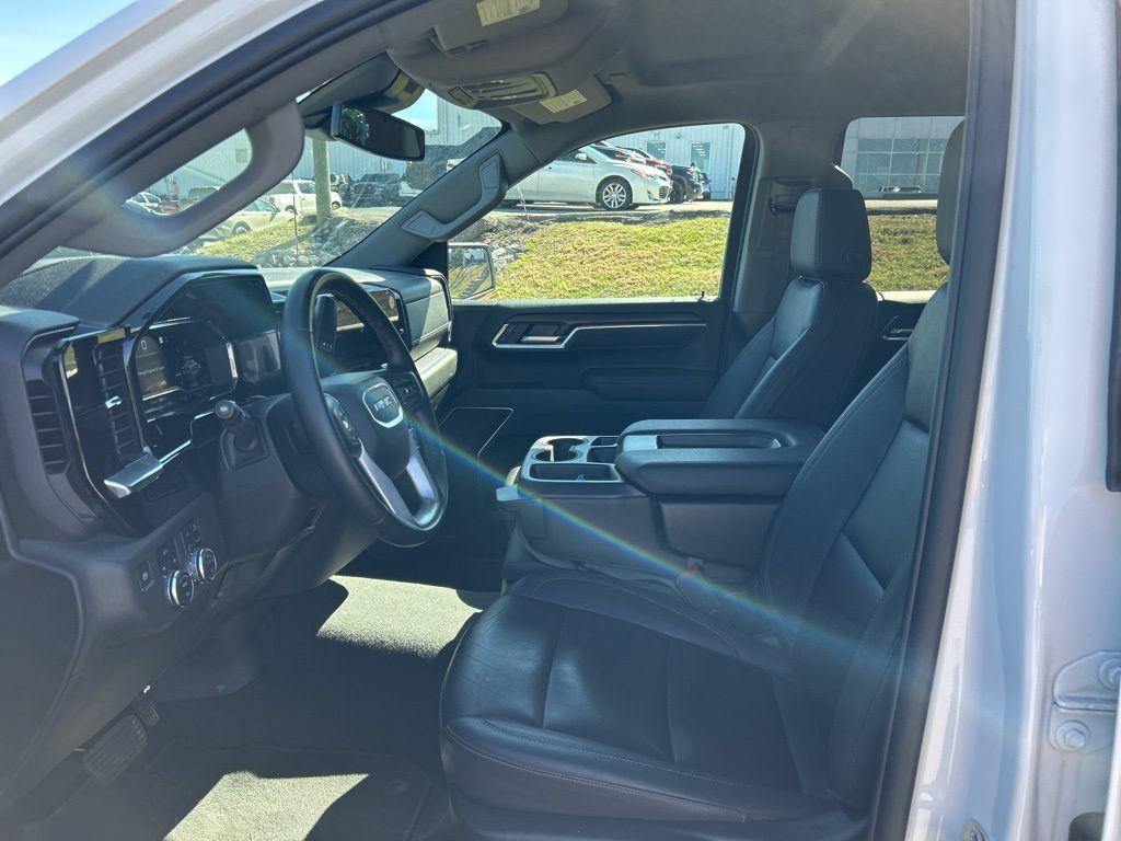used 2025 GMC Sierra 1500 car, priced at $42,587
