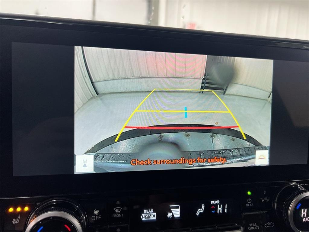 used 2023 Toyota Highlander car, priced at $34,587