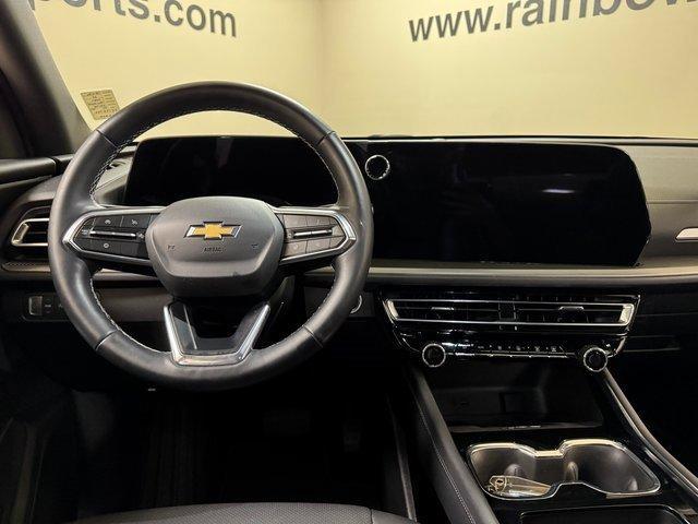 used 2025 Chevrolet Traverse car, priced at $36,988