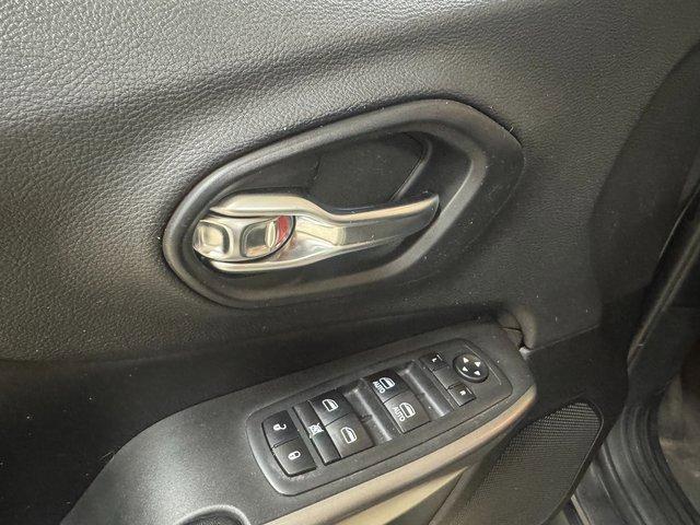 used 2019 Jeep Cherokee car, priced at $13,504