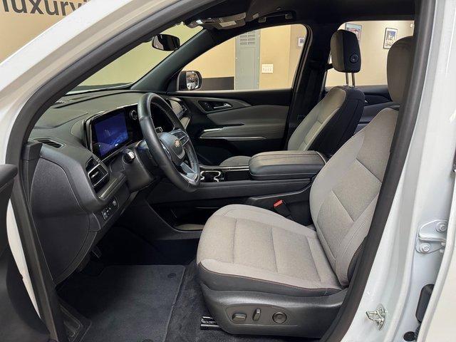 used 2025 Chevrolet Traverse car, priced at $35,678