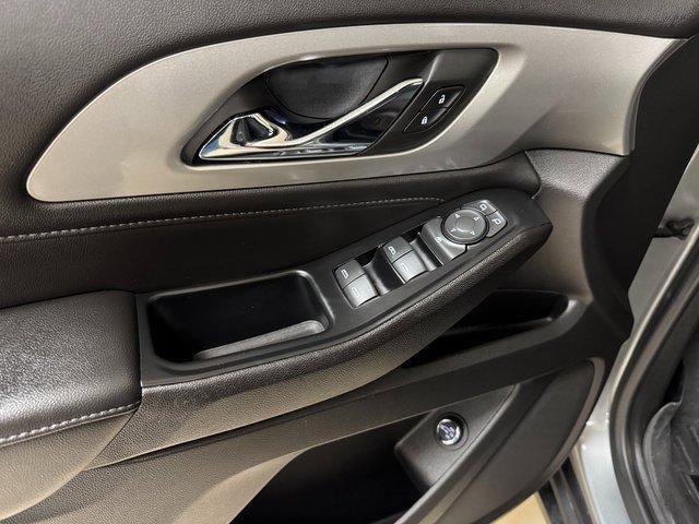 used 2023 Chevrolet Traverse car, priced at $26,300