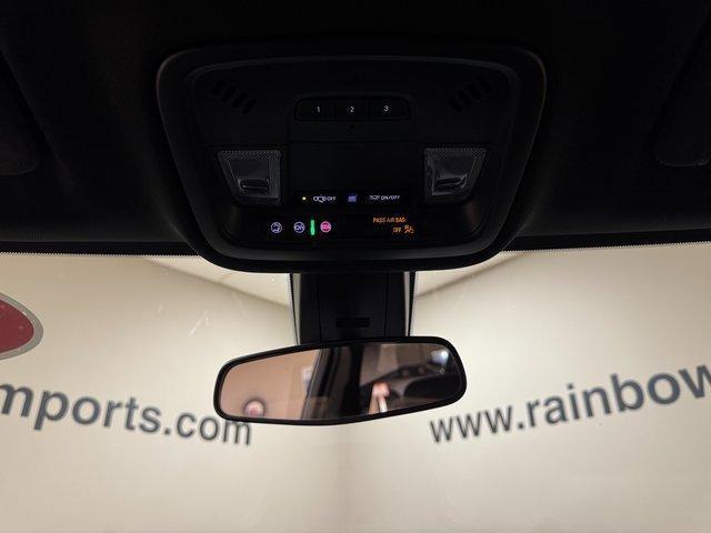 used 2023 Chevrolet Traverse car, priced at $26,300