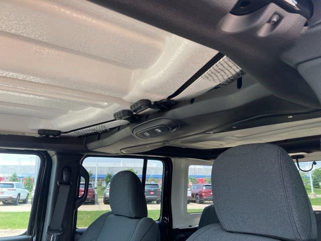new 2025 Jeep Wrangler car, priced at $43,545