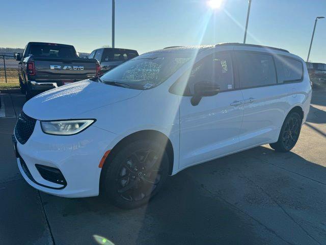 new 2026 Chrysler Pacifica car, priced at $45,905