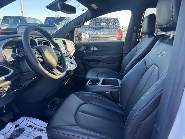 new 2026 Chrysler Pacifica car, priced at $45,905