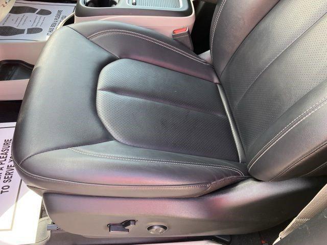 used 2024 Chrysler Pacifica car, priced at $29,138