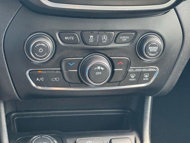 used 2019 Jeep Cherokee car, priced at $17,069