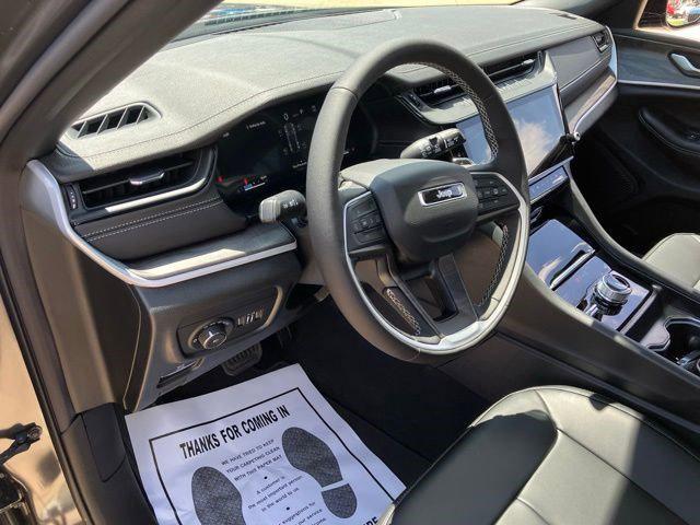 new 2026 Jeep Grand Cherokee car, priced at $45,685