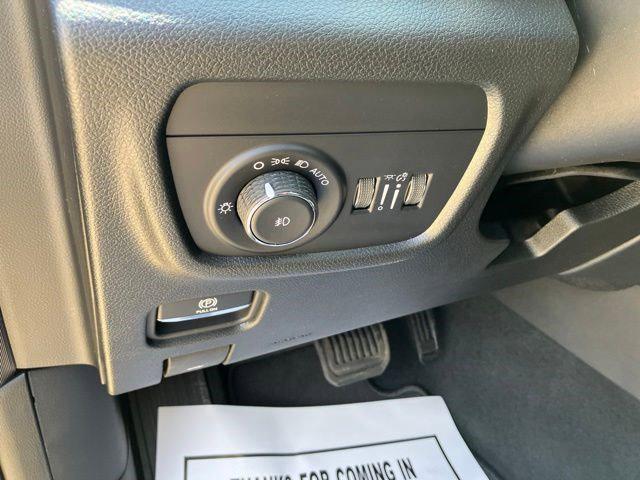new 2026 Jeep Grand Cherokee car, priced at $45,685