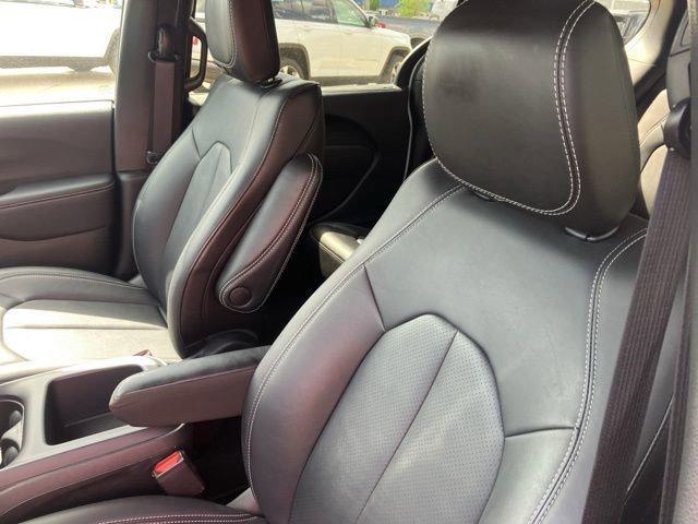 used 2025 Chrysler Pacifica car, priced at $34,068