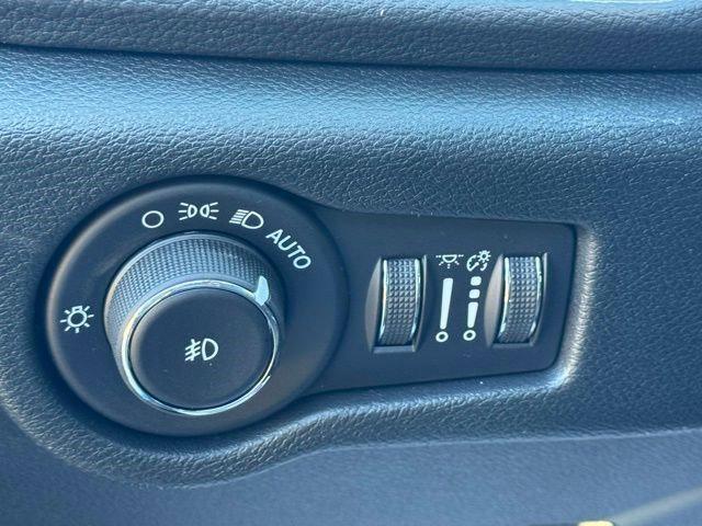 new 2026 Chrysler Pacifica car, priced at $47,915