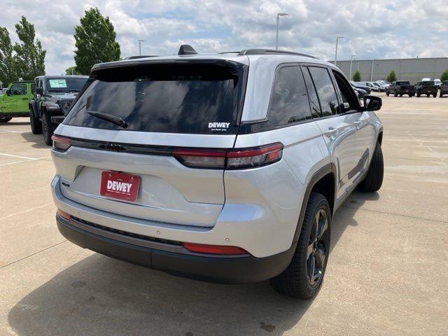 new 2026 Jeep Grand Cherokee car, priced at $45,685