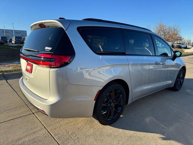 new 2026 Chrysler Pacifica car, priced at $40,360