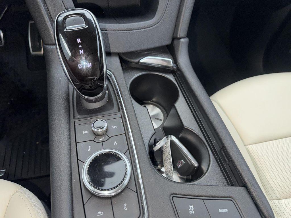 used 2021 Cadillac XT5 car, priced at $29,900