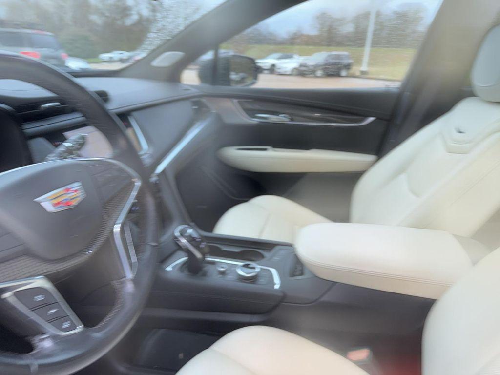 used 2021 Cadillac XT5 car, priced at $29,900