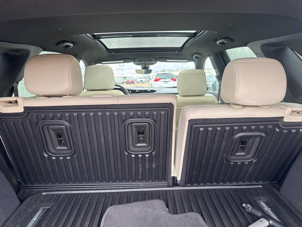 used 2021 Cadillac XT5 car, priced at $29,900