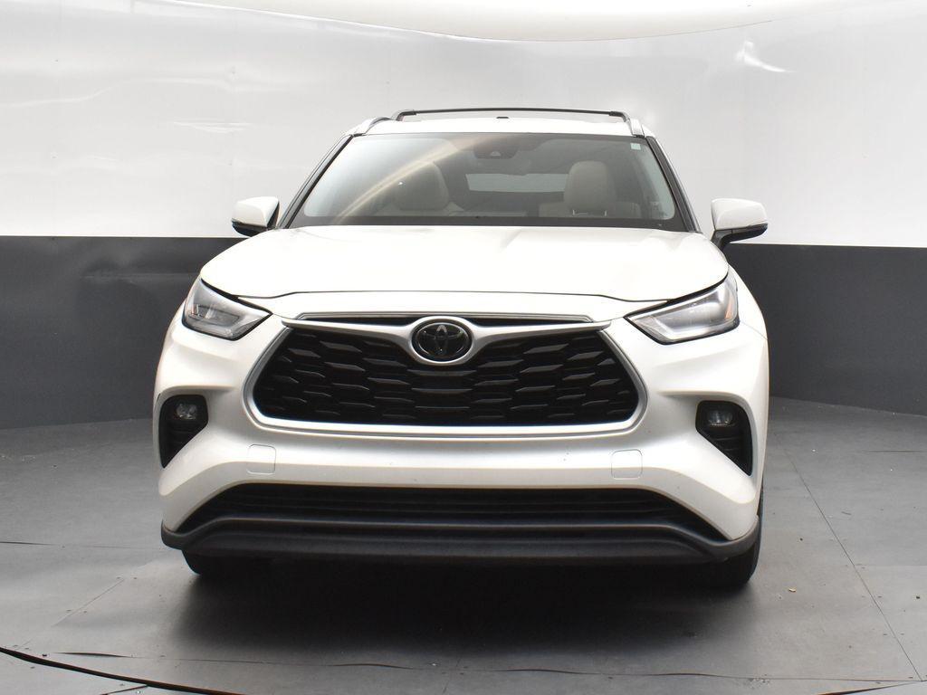 used 2020 Toyota Highlander car, priced at $25,970