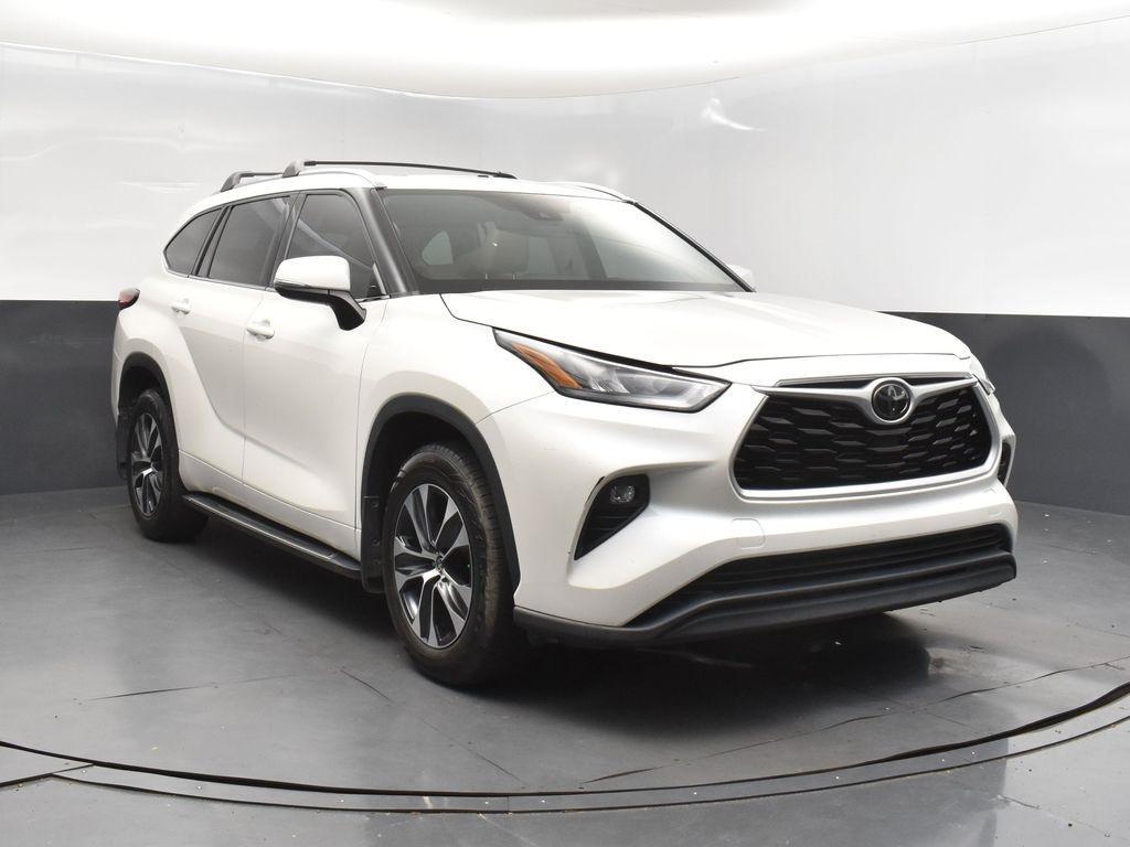used 2020 Toyota Highlander car, priced at $25,970