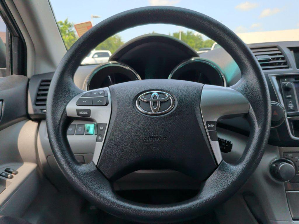 used 2013 Toyota Highlander car, priced at $14,936
