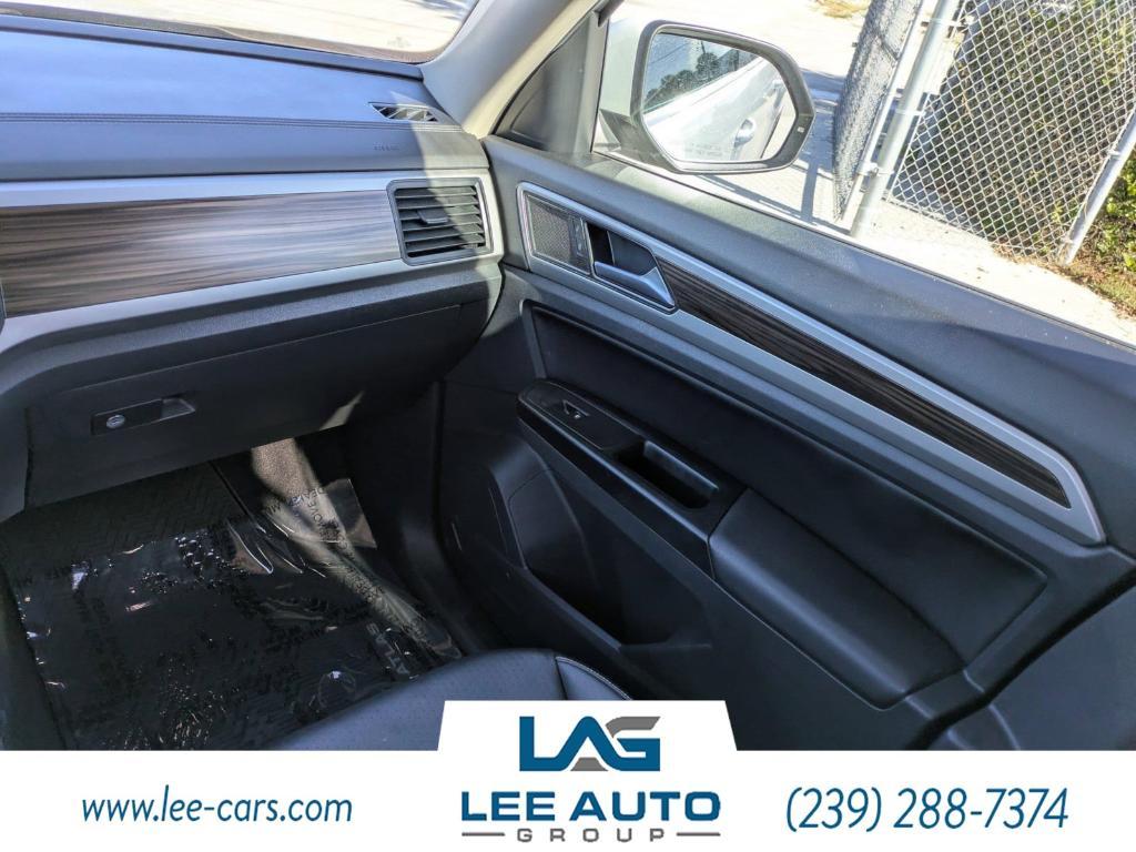 used 2021 Volkswagen Atlas car, priced at $16,000