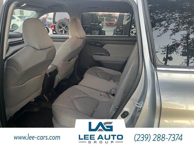 used 2024 Toyota Highlander car