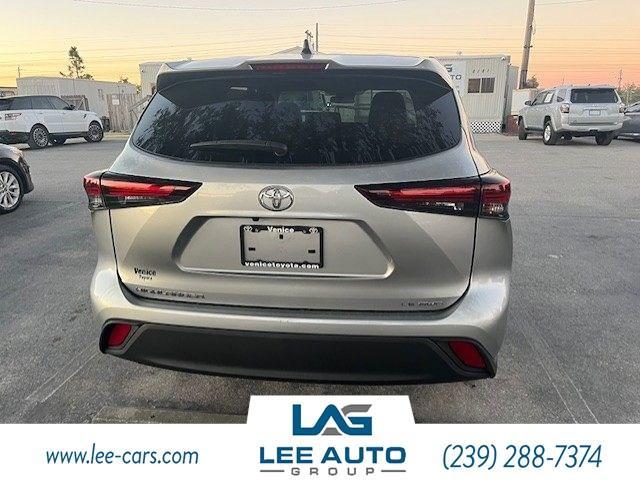 used 2024 Toyota Highlander car
