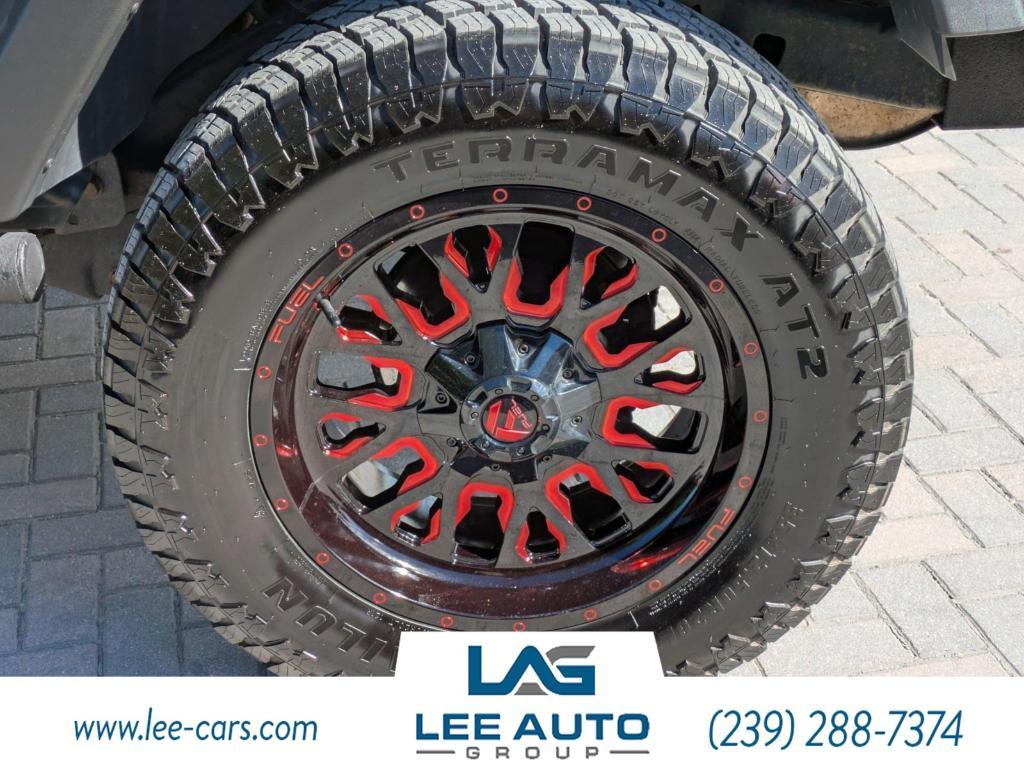 used 2015 Jeep Wrangler Unlimited car, priced at $13,000